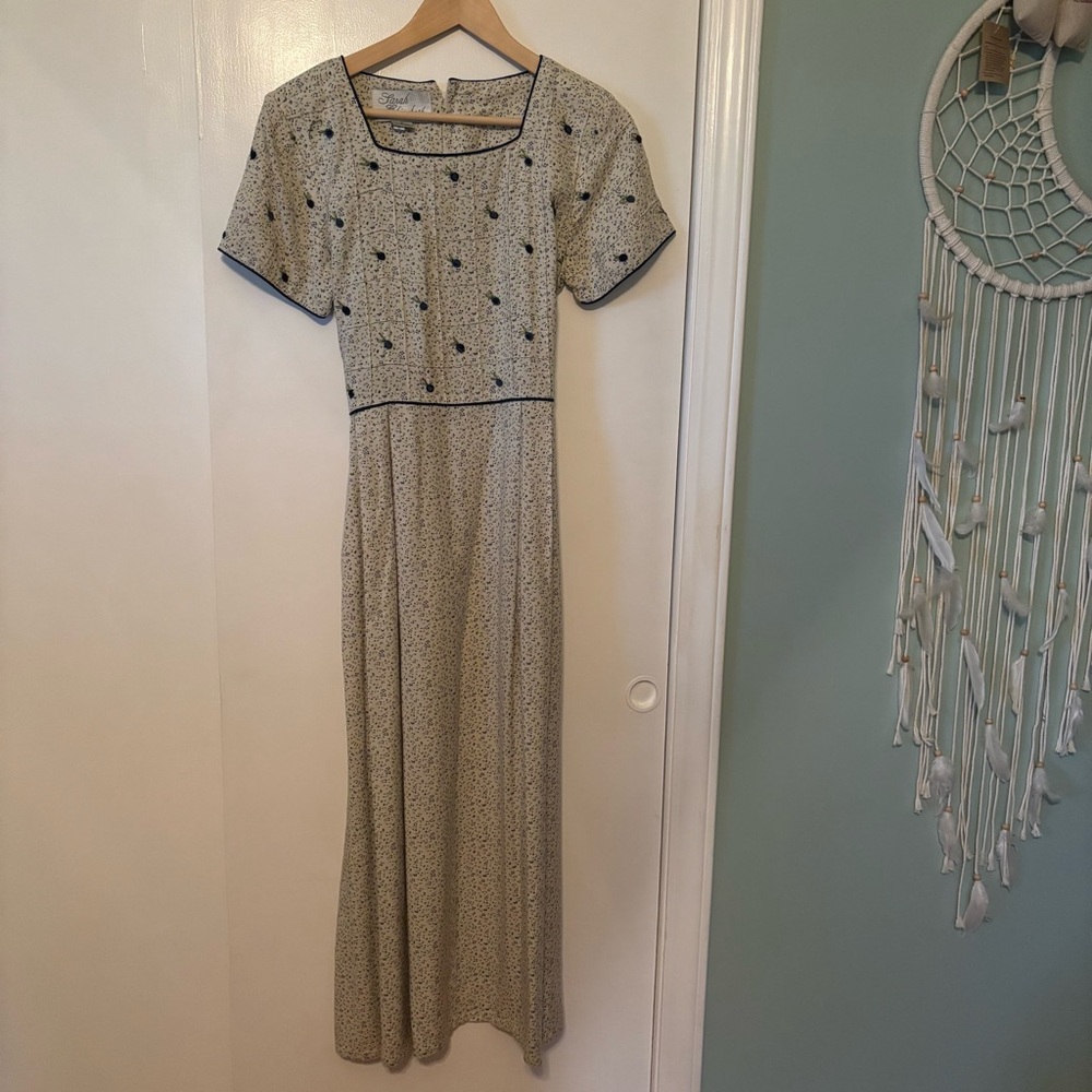 Vintage Sarah Elizabeth Ivory and Indigo Floral Fabric Dress